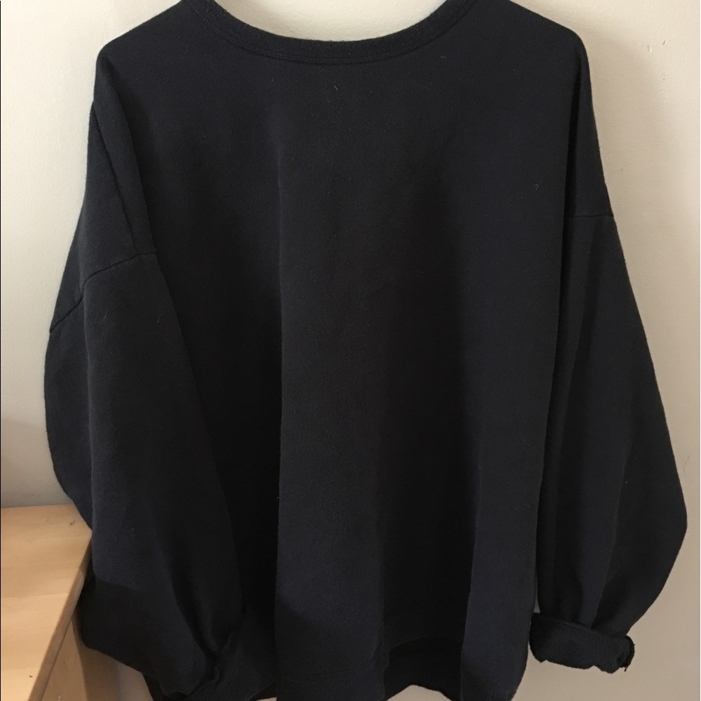 Oversized black sweatshirt